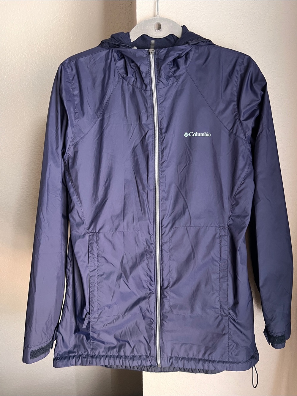 Columbia Women’s Navy Hooded Rain Resistant Jacket